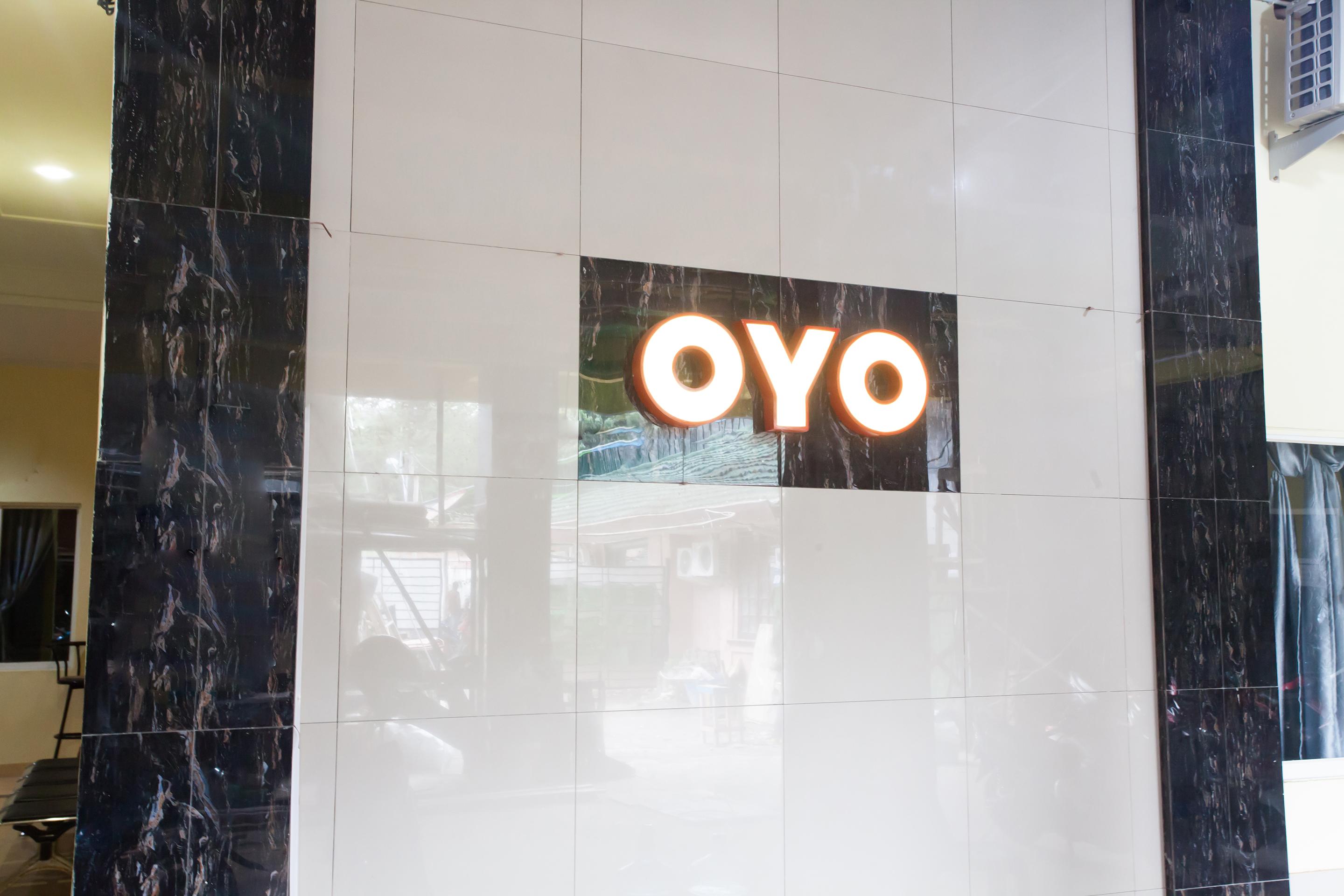 Oyo 990 Stadion Residence Syariah メダン エクステリア 写真