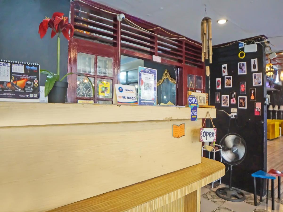 Oyo 990 Stadion Residence Syariah メダン エクステリア 写真