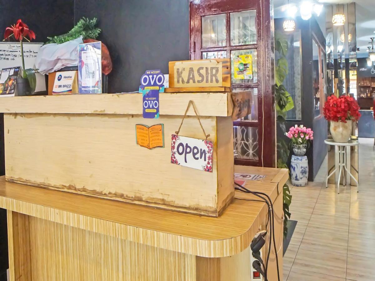Oyo 990 Stadion Residence Syariah メダン エクステリア 写真