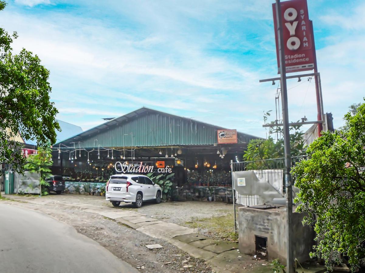 Oyo 990 Stadion Residence Syariah メダン エクステリア 写真