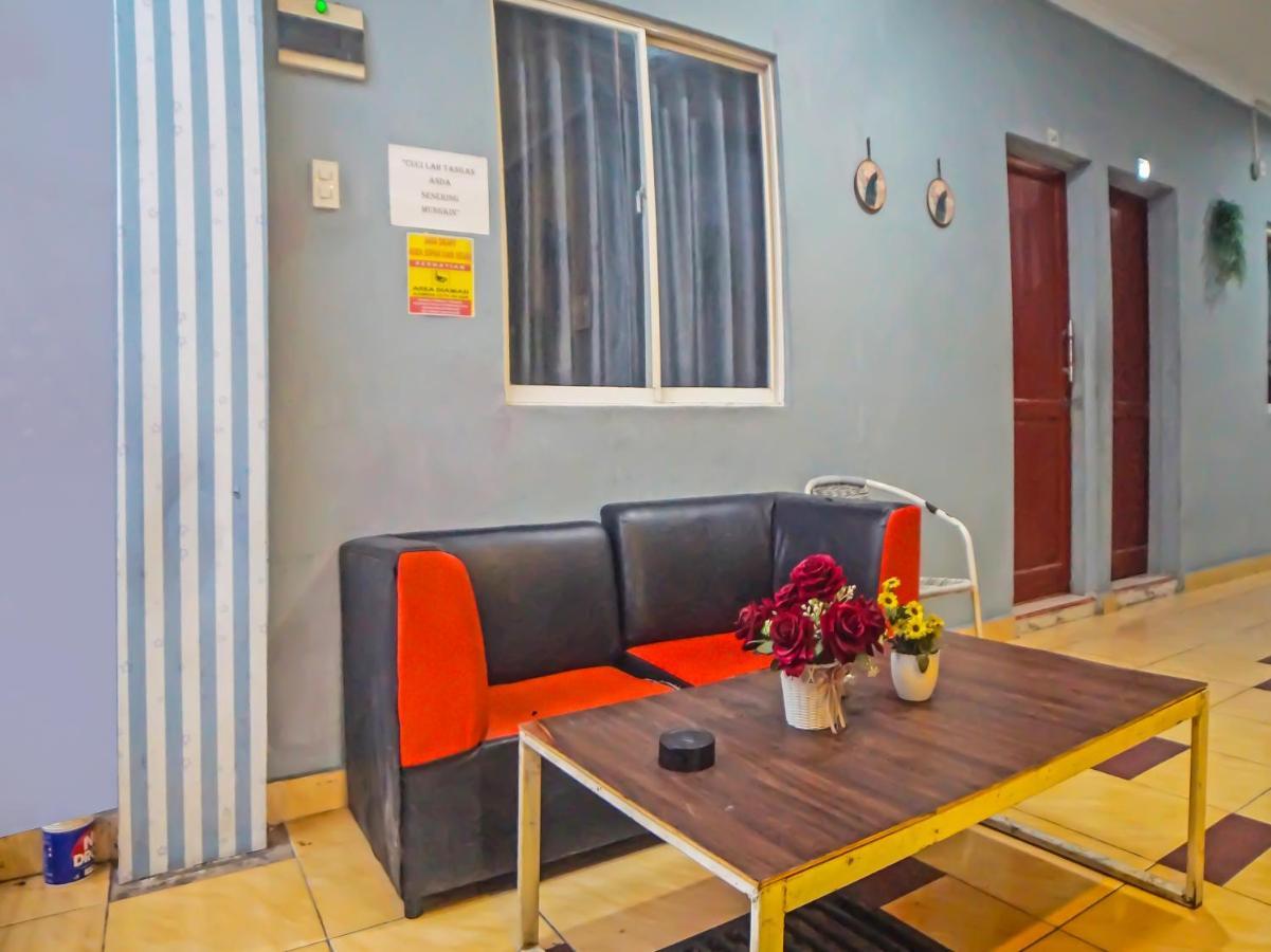 Oyo 990 Stadion Residence Syariah メダン エクステリア 写真