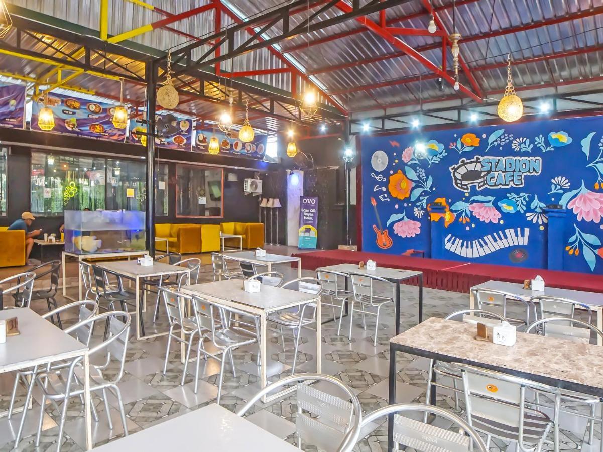Oyo 990 Stadion Residence Syariah メダン エクステリア 写真