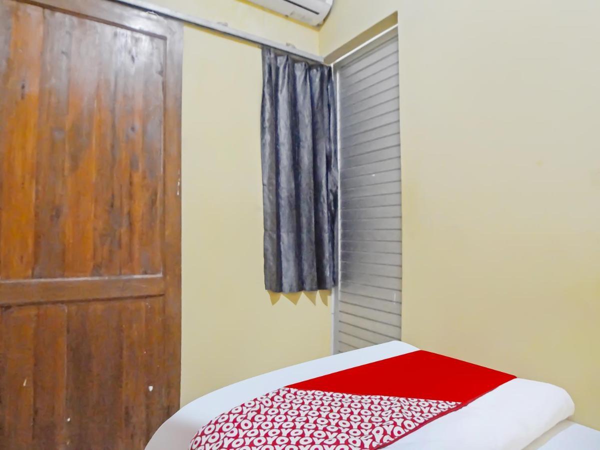 Oyo 990 Stadion Residence Syariah メダン エクステリア 写真